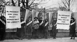 Suffragists demonstrating in front of White House, 1917